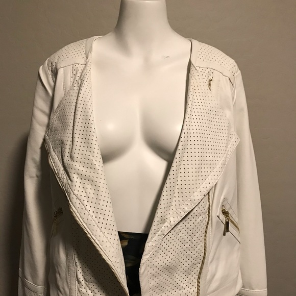 Jennifer Lopez vegan white Moto Jacket - Picture 4 of 6